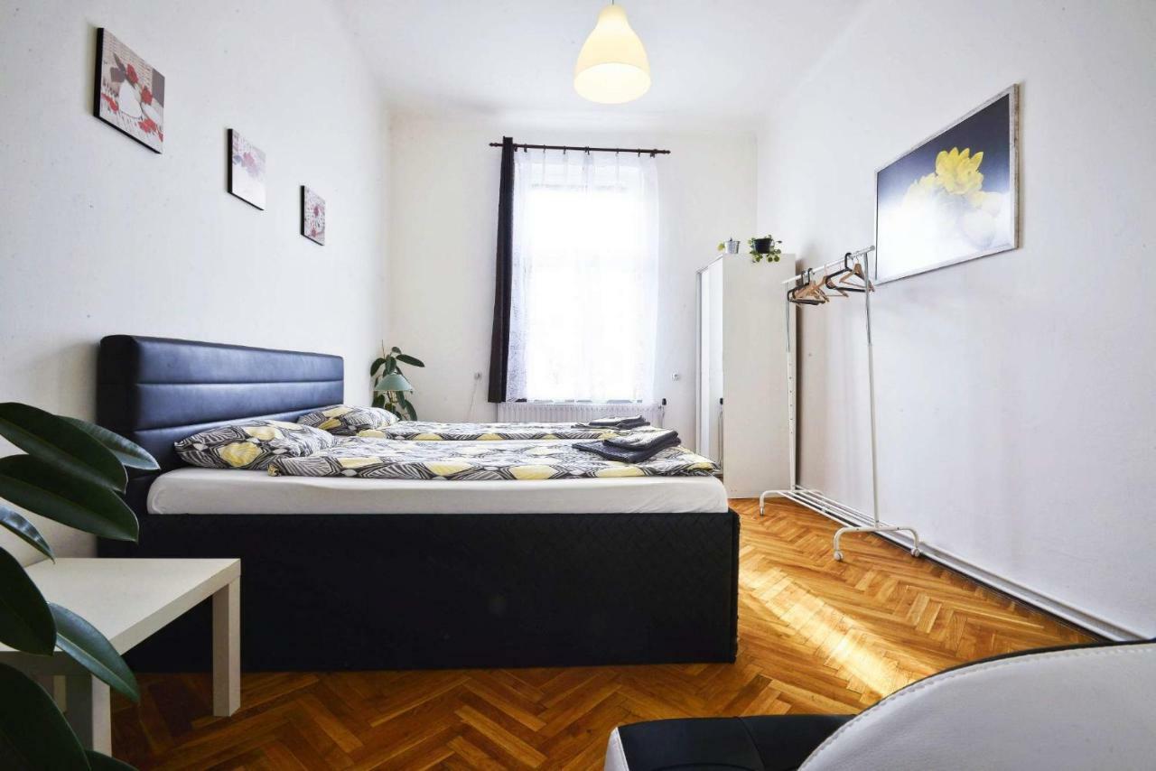 Spacious Cozy Apartments In Centre Praga Exterior foto